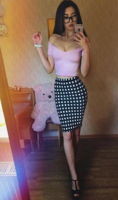 Вика, тел. 8 961 374-00-37 —  девушка по вызову